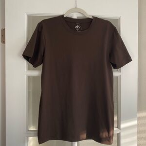 ALO Yoga Chocolate Brown Tee